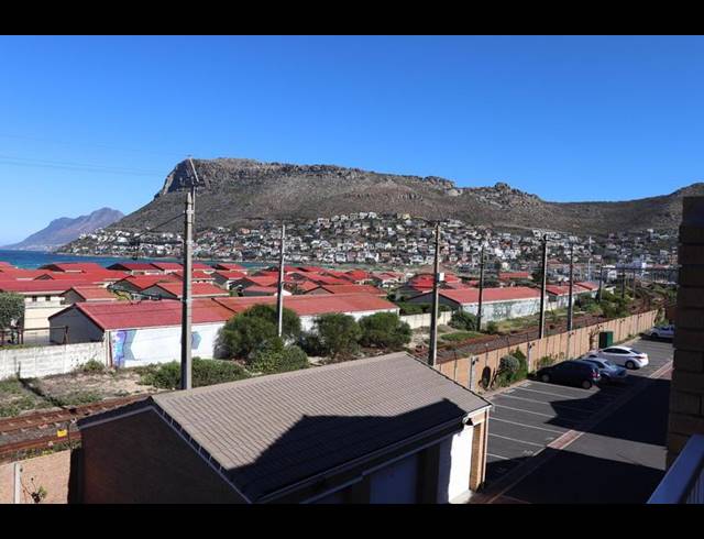 2 BEDROOM PROPERTY TO RENT IN FISH HOEK
